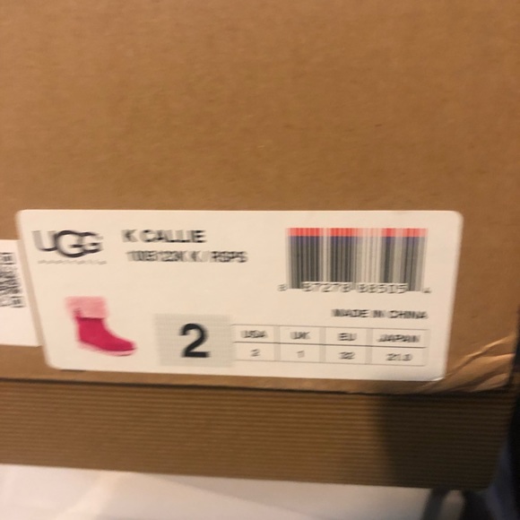 NIB Girls Ugg boots size 2 - Picture 3 of 3
